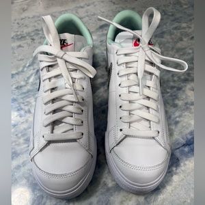 Nike Blaze Low Platform Sneaker white silver and mint 7.5